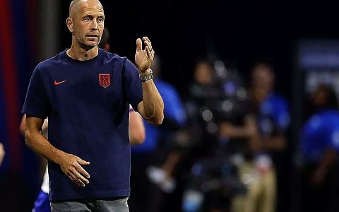 DT de Estados Unidos se rinde ante Perú